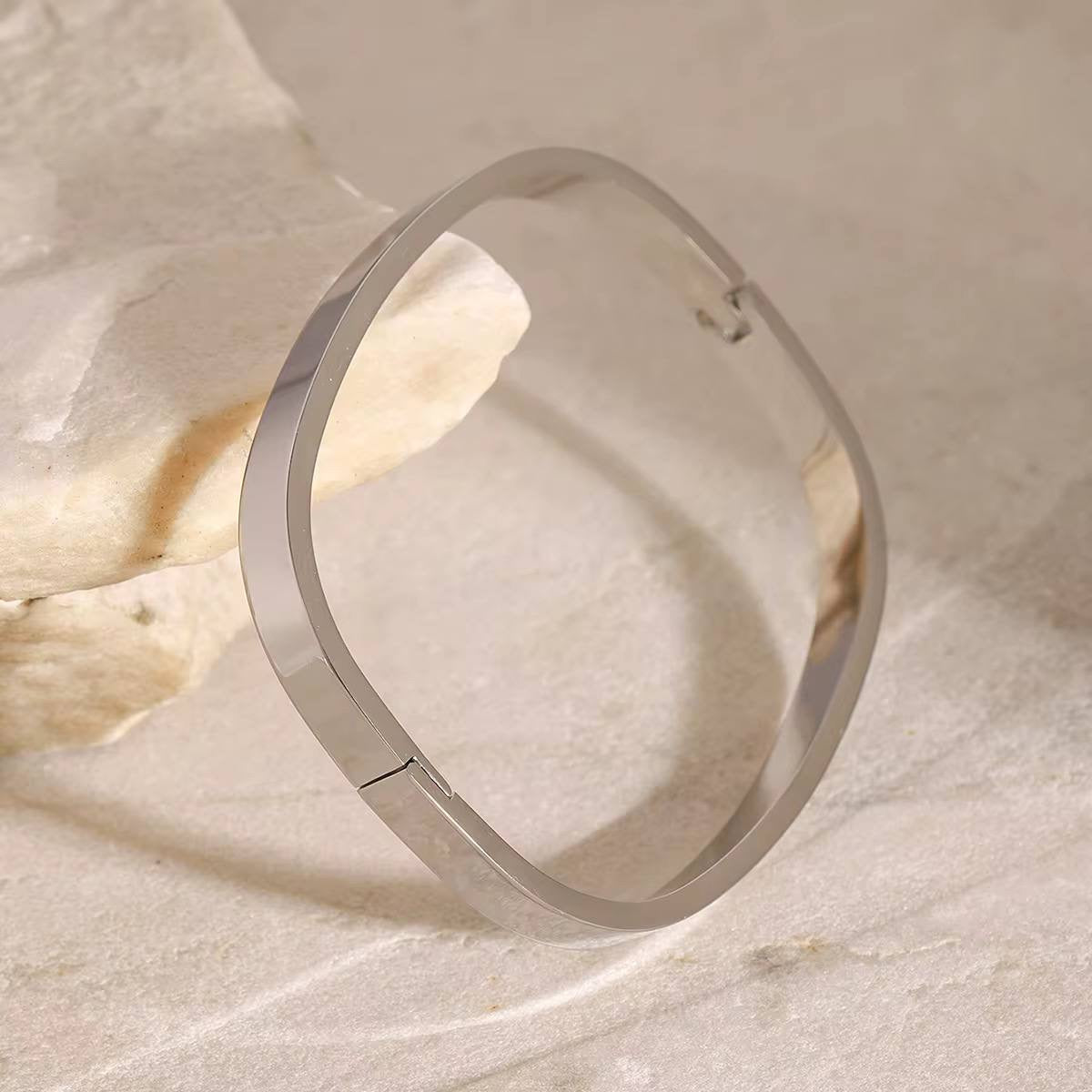 Alani Bangle | Silver