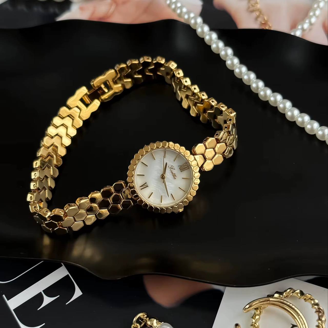 Cleo Vintage Watch | Gold