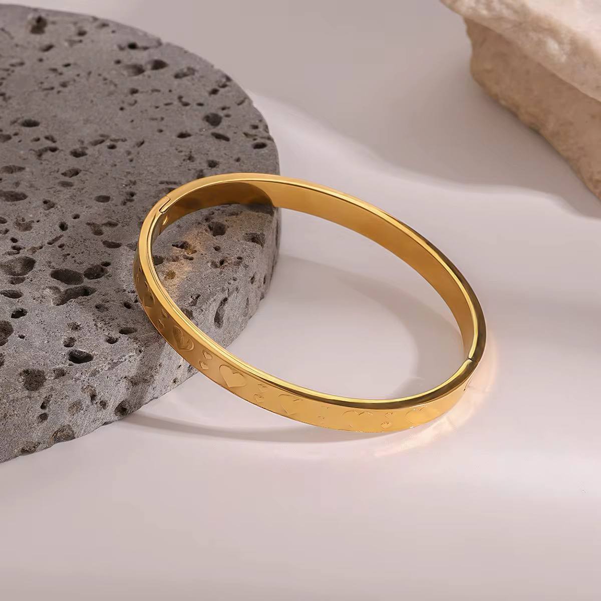 Love Bangle Gold | Unisex