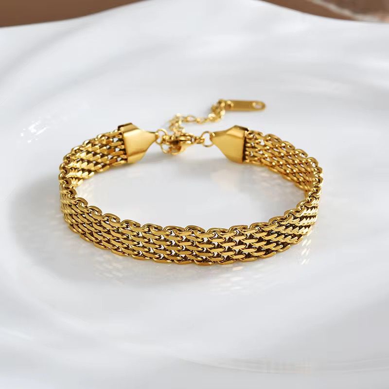 Delia Bracelet | Gold